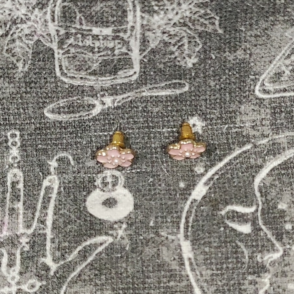 Faux Pearl Sakura Flower Stud Earrings - Picture 5 of 6